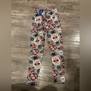 Piphany Gray and Orange Skull Floral Leggings